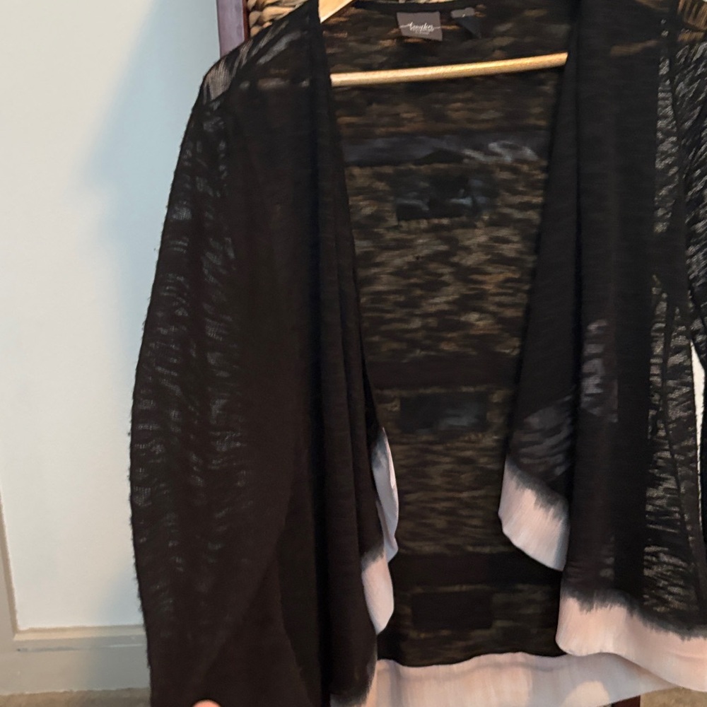*sold* Chicos Absolutely Gorgeous Women's Black and Pink Sweater - Picture 7 of 9